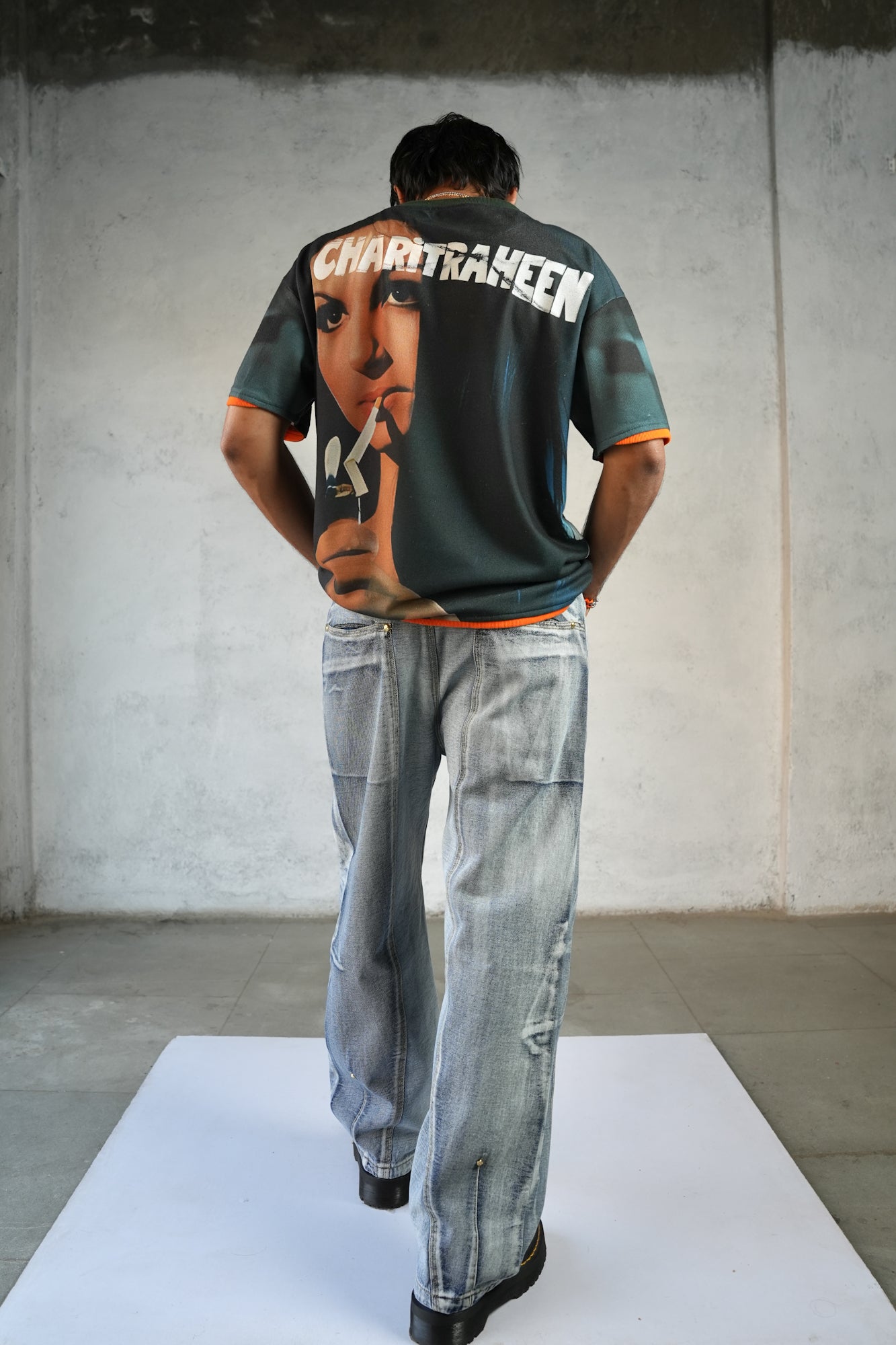 Charitraheen. RTW