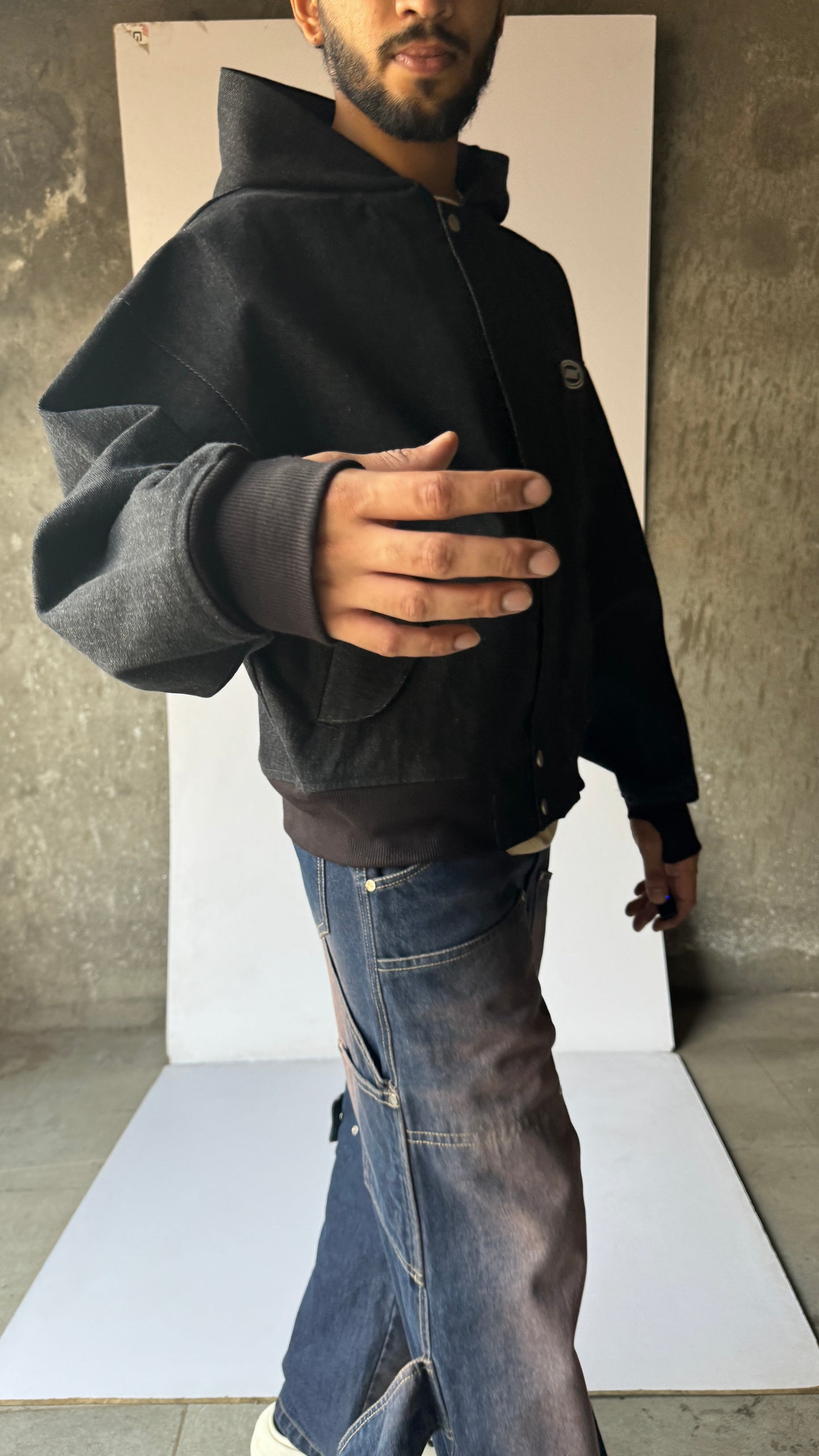 Nabeera Zipped-Carbone Black. - MTM