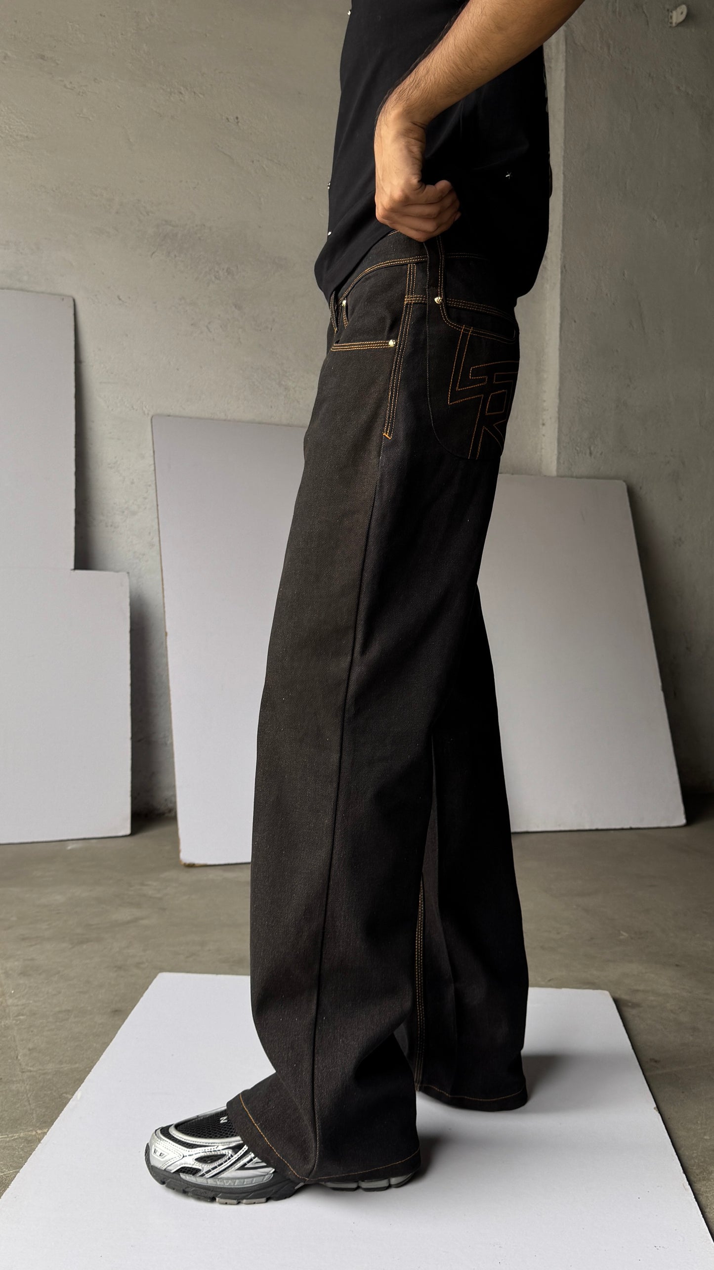 Raw coffee jeans masti flared pharrel - RTW