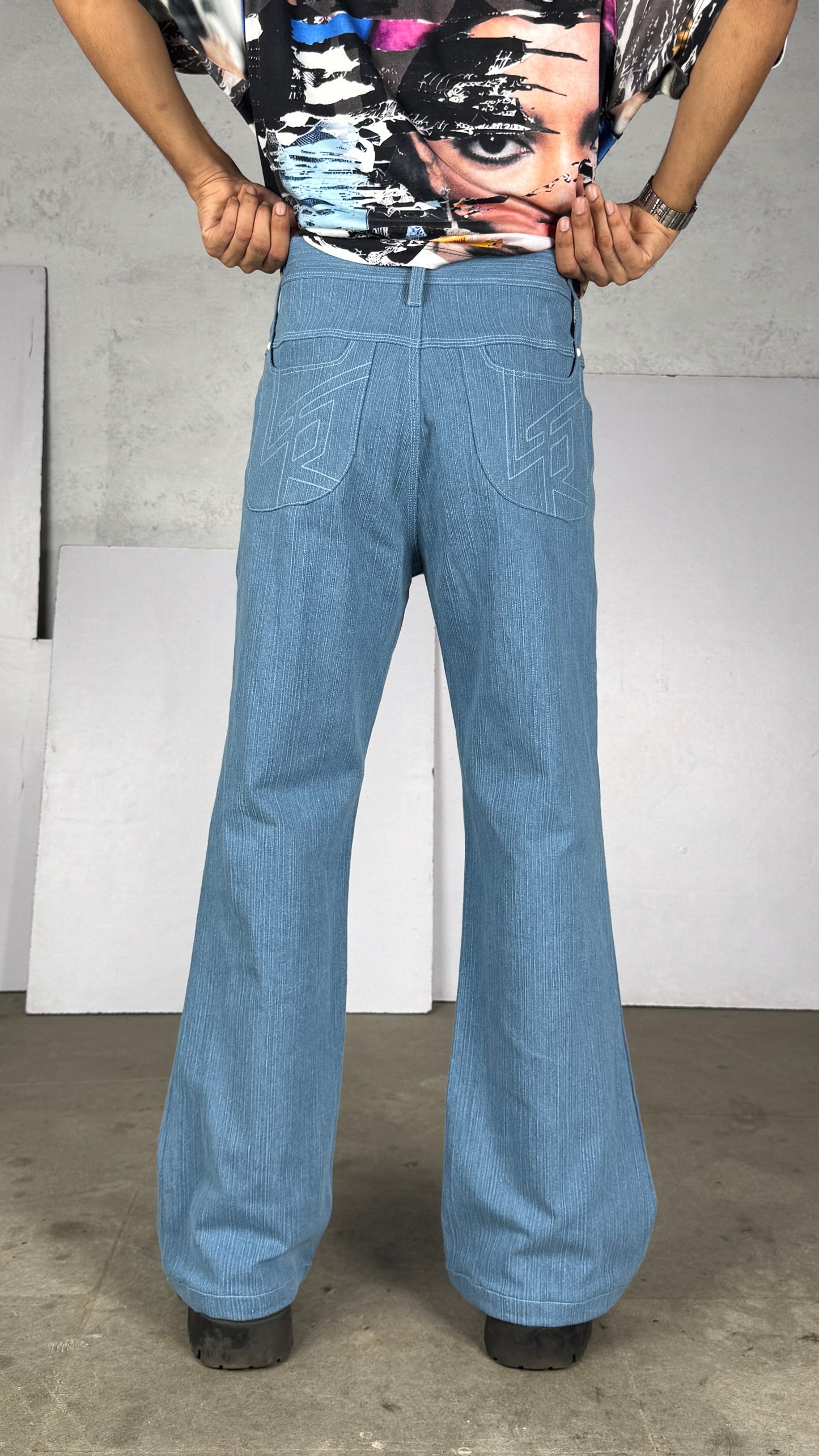Raw Mid sky jeans masti flared pharrel - RTW