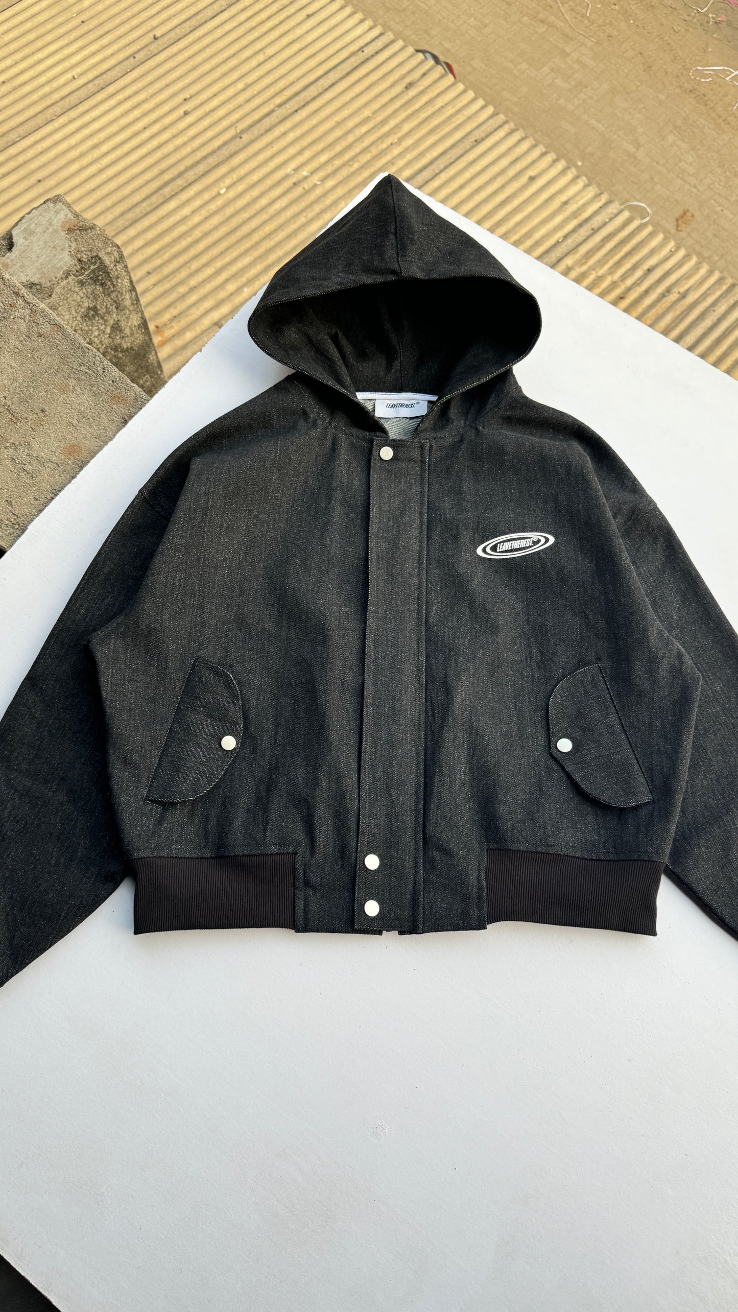 Nabeera Zipped-Carbone Black. - MTM