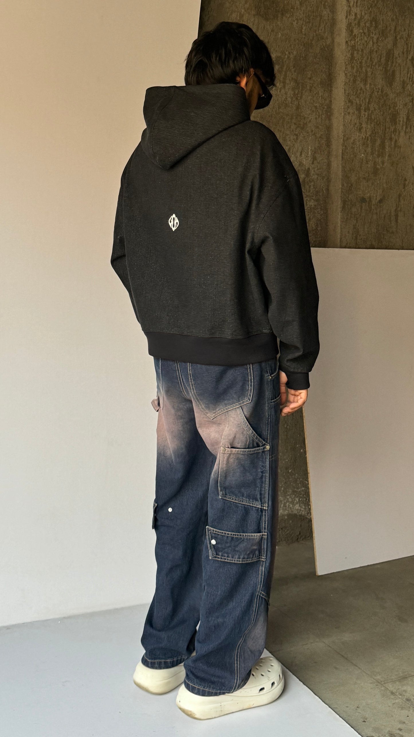 Nabeera Zipped-Carbone Black. - MTM