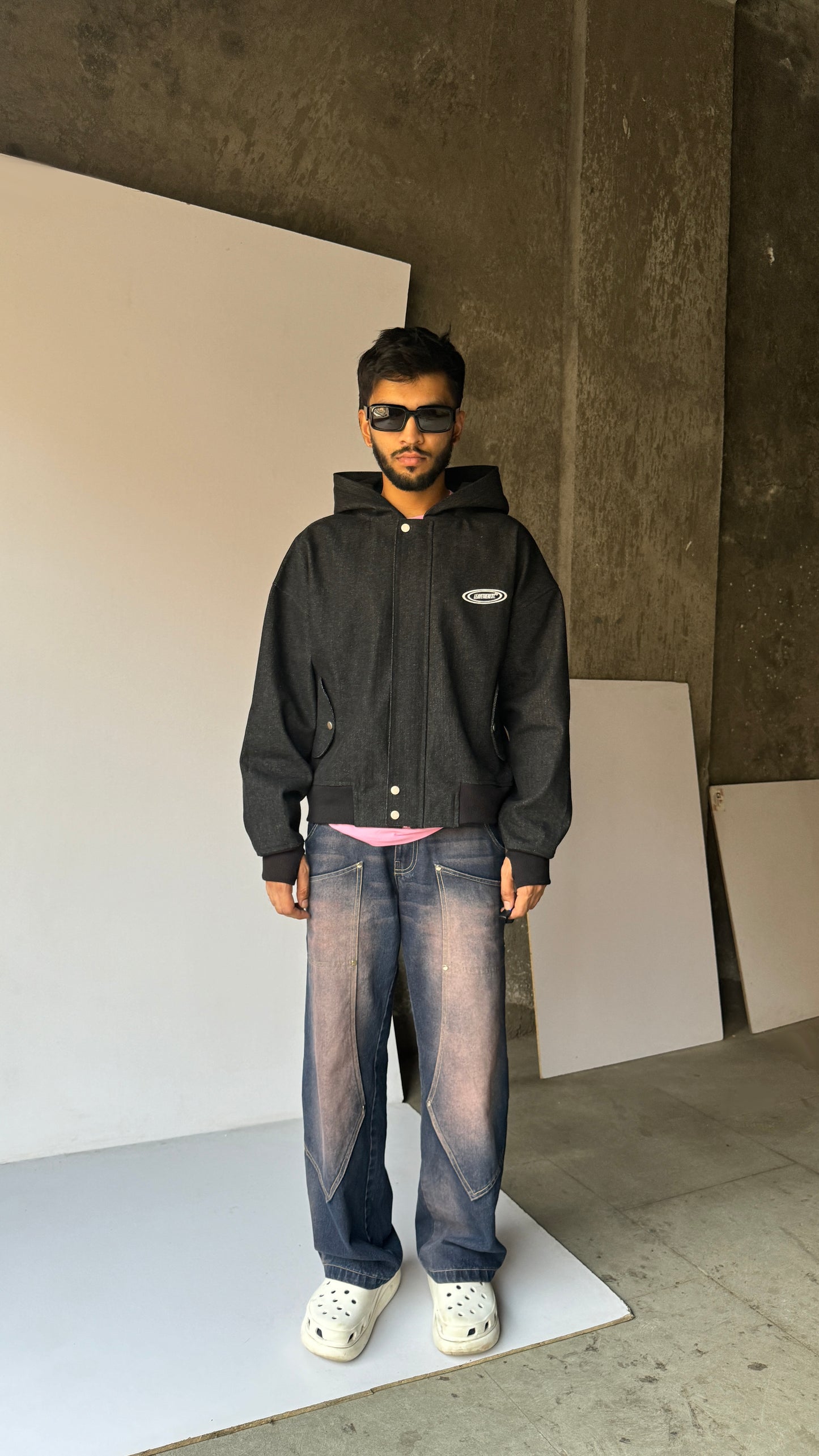 Nabeera Zipped-Carbone Black. - MTM