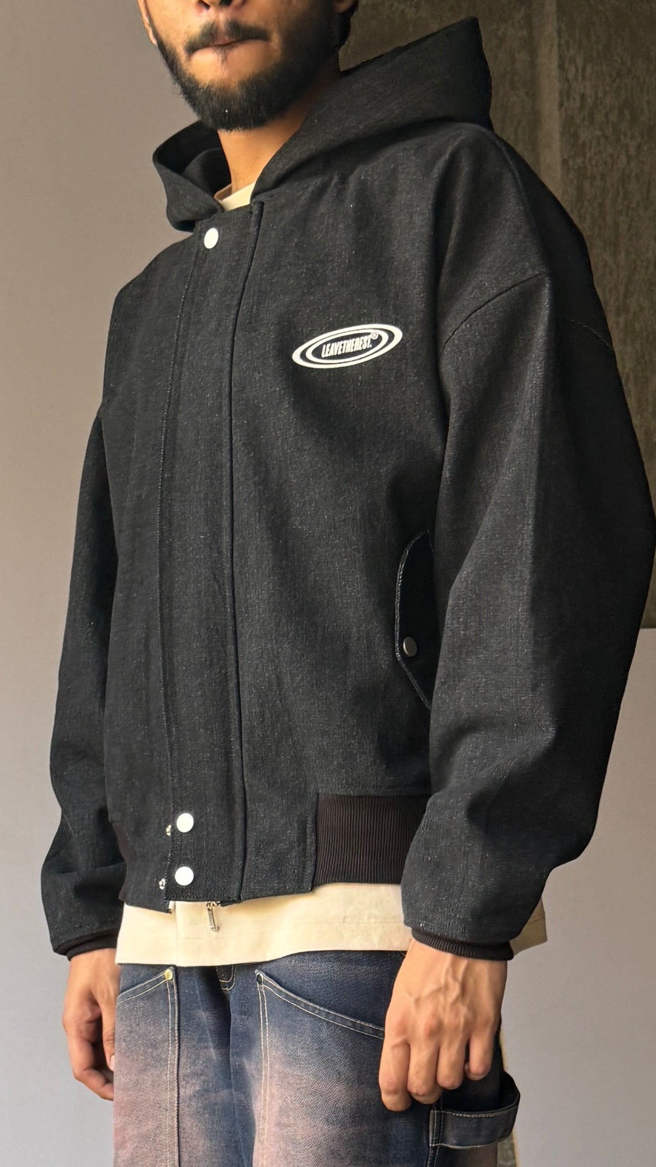 Nabeera Zipped-Carbone Black. - MTM