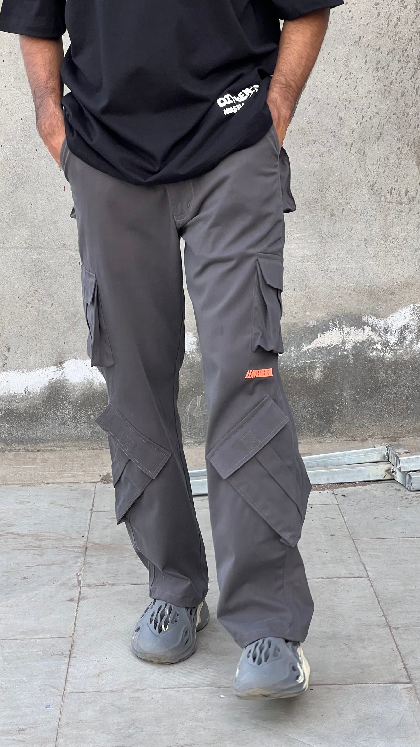 Graphite 8 pockets cargo sb. - leavetherest.