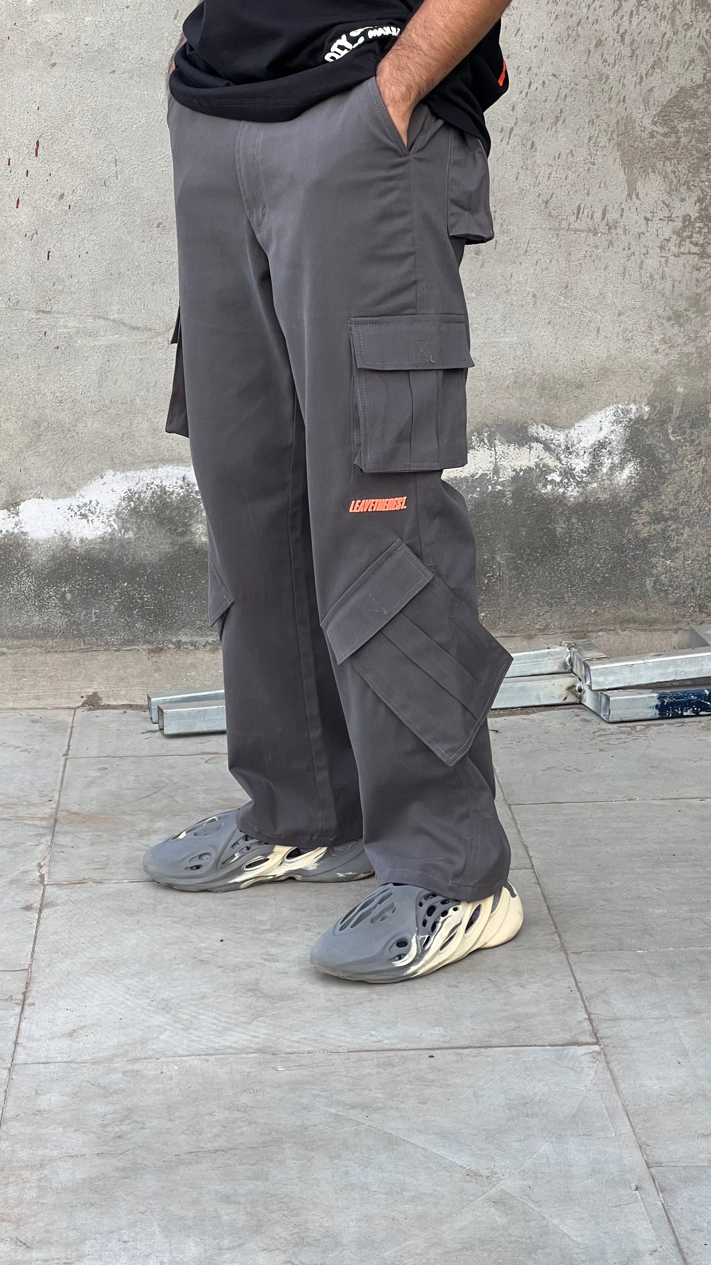 Graphite 8 pockets cargo sb. - leavetherest.