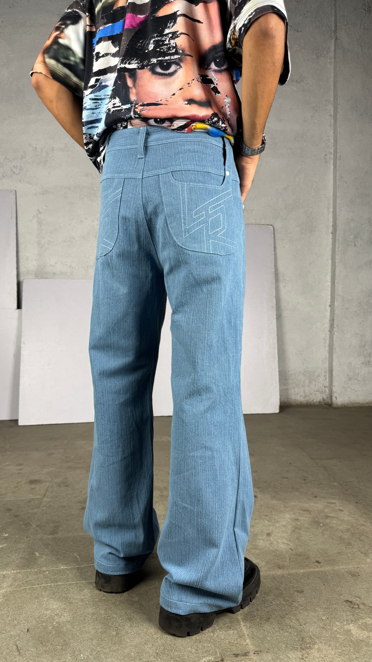 Raw Mid sky jeans masti flared pharrel - RTW