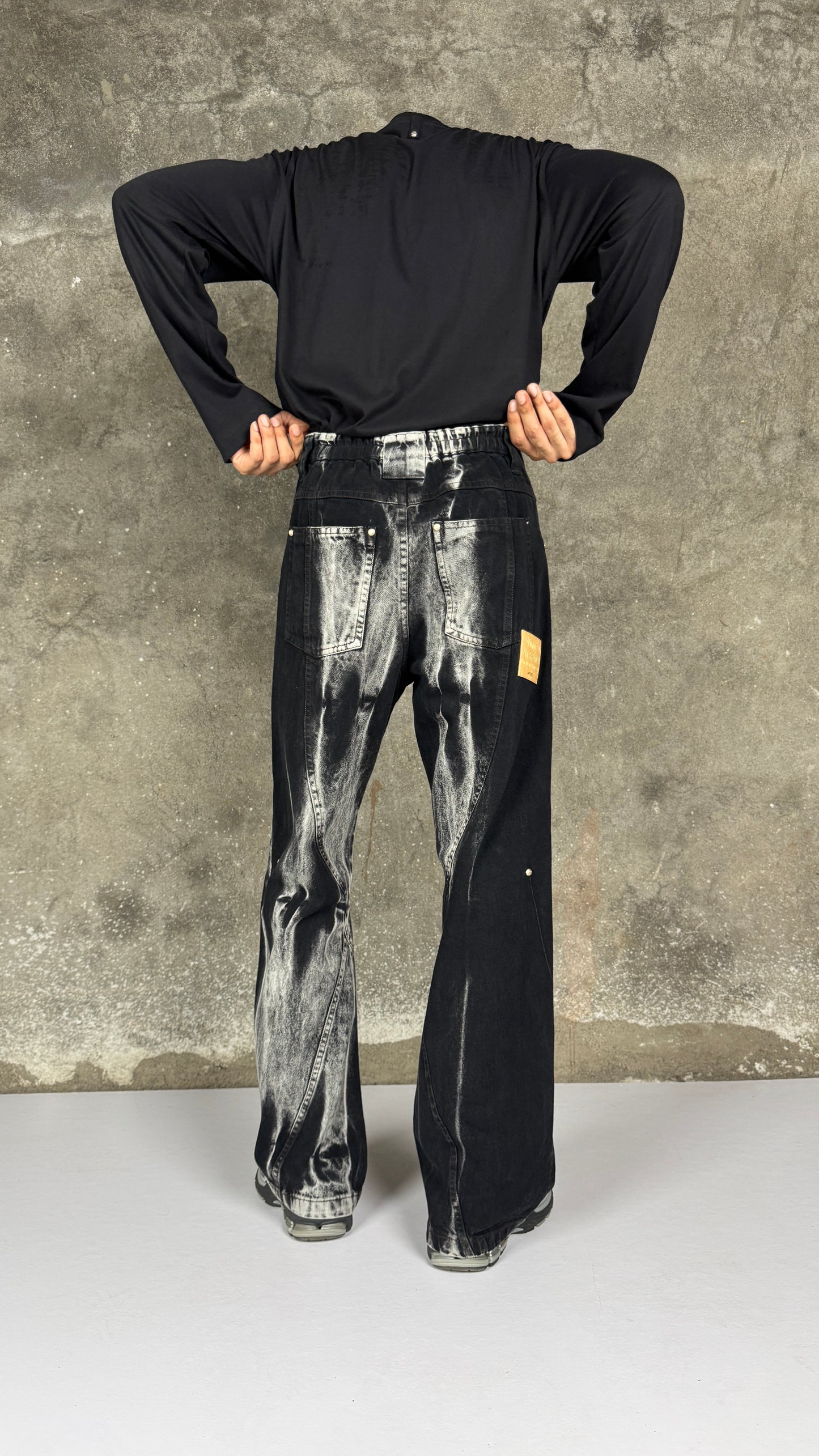 Waves Panelled-Shibori Black - RTW
