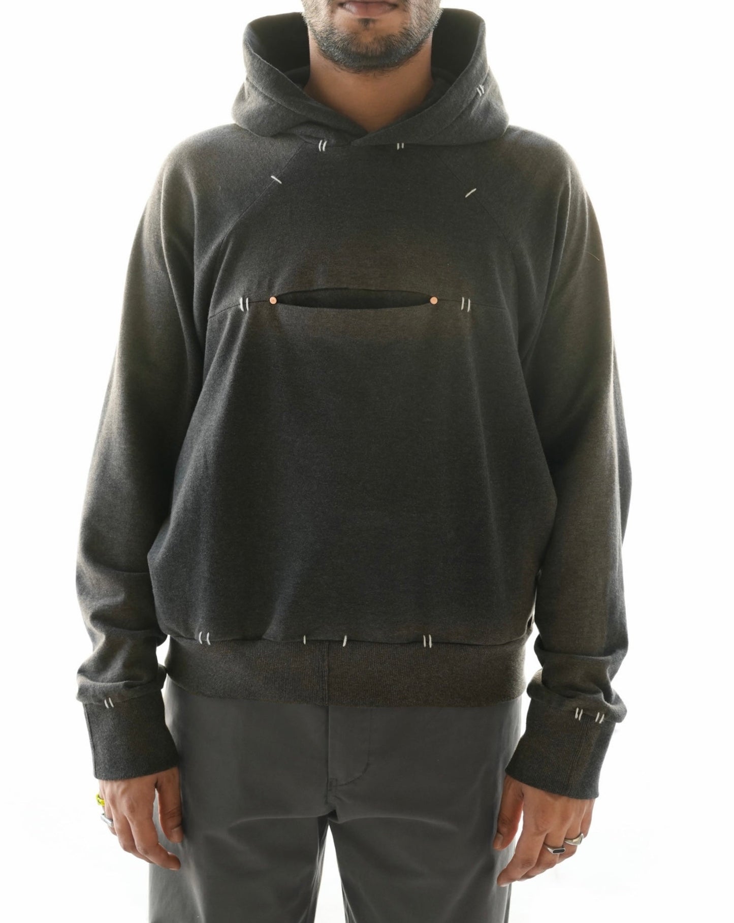 Washed kangaroo hoodie charcoal.