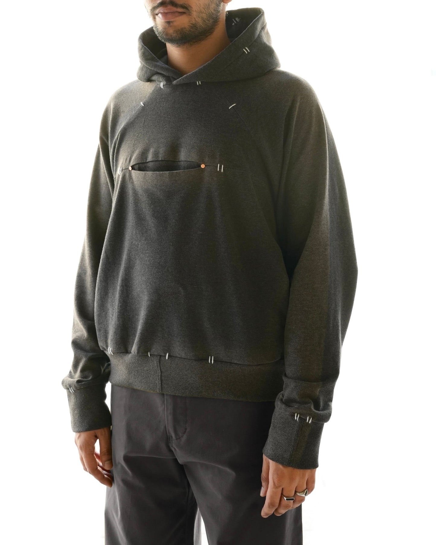 Washed kangaroo hoodie charcoal.