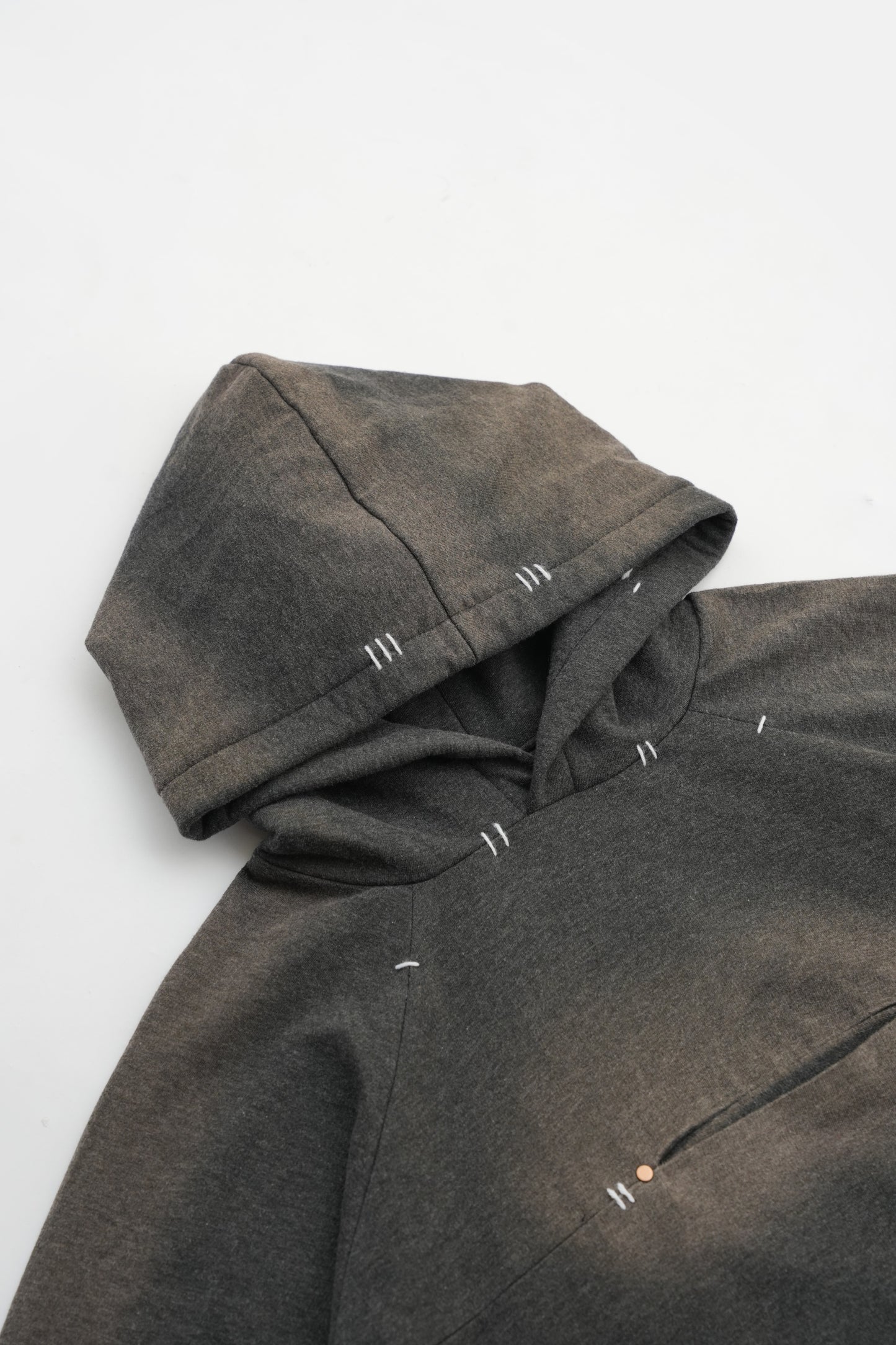 Washed kangaroo hoodie charcoal.