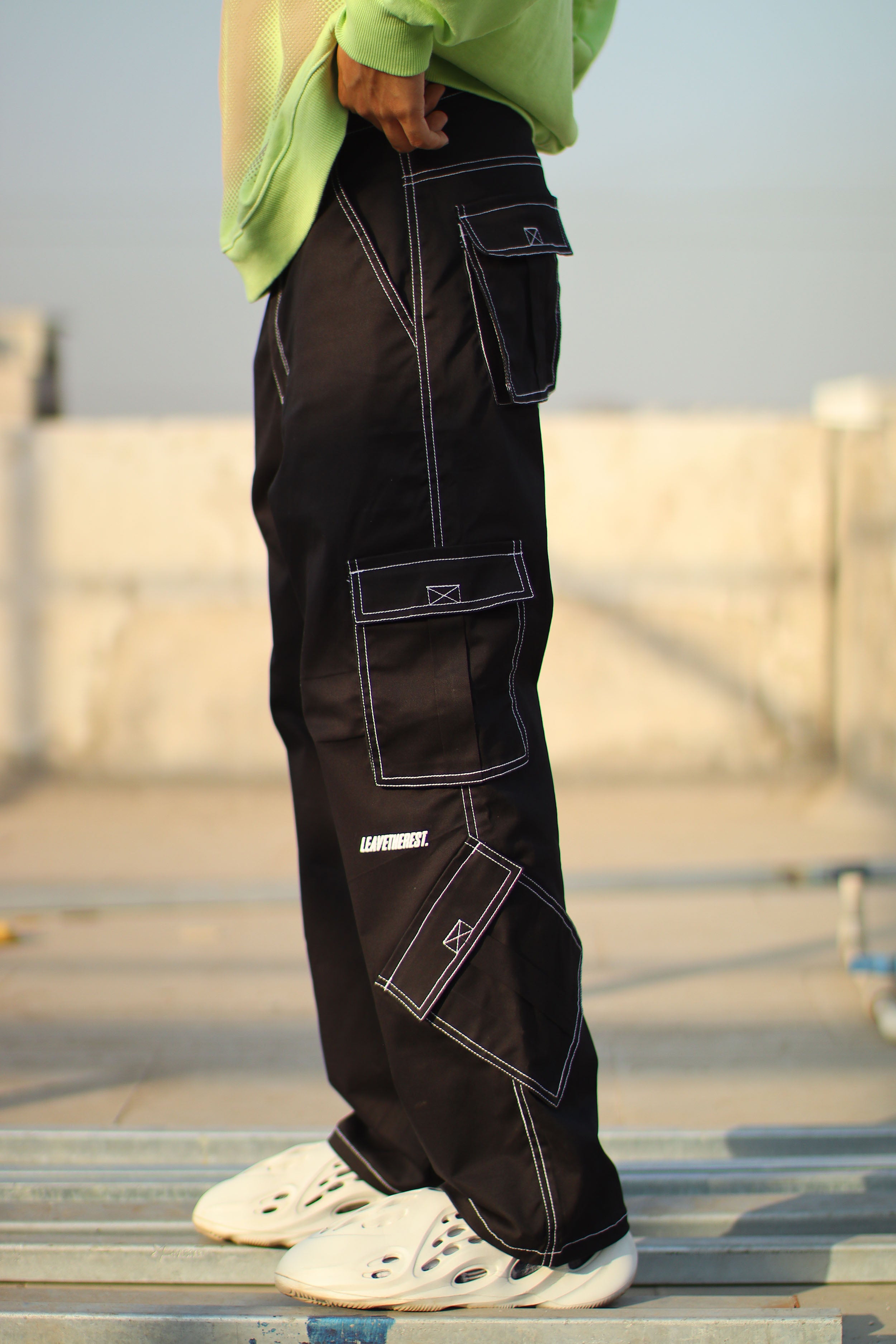Details more than 78 eight pocket cargo pants latest - in.eteachers